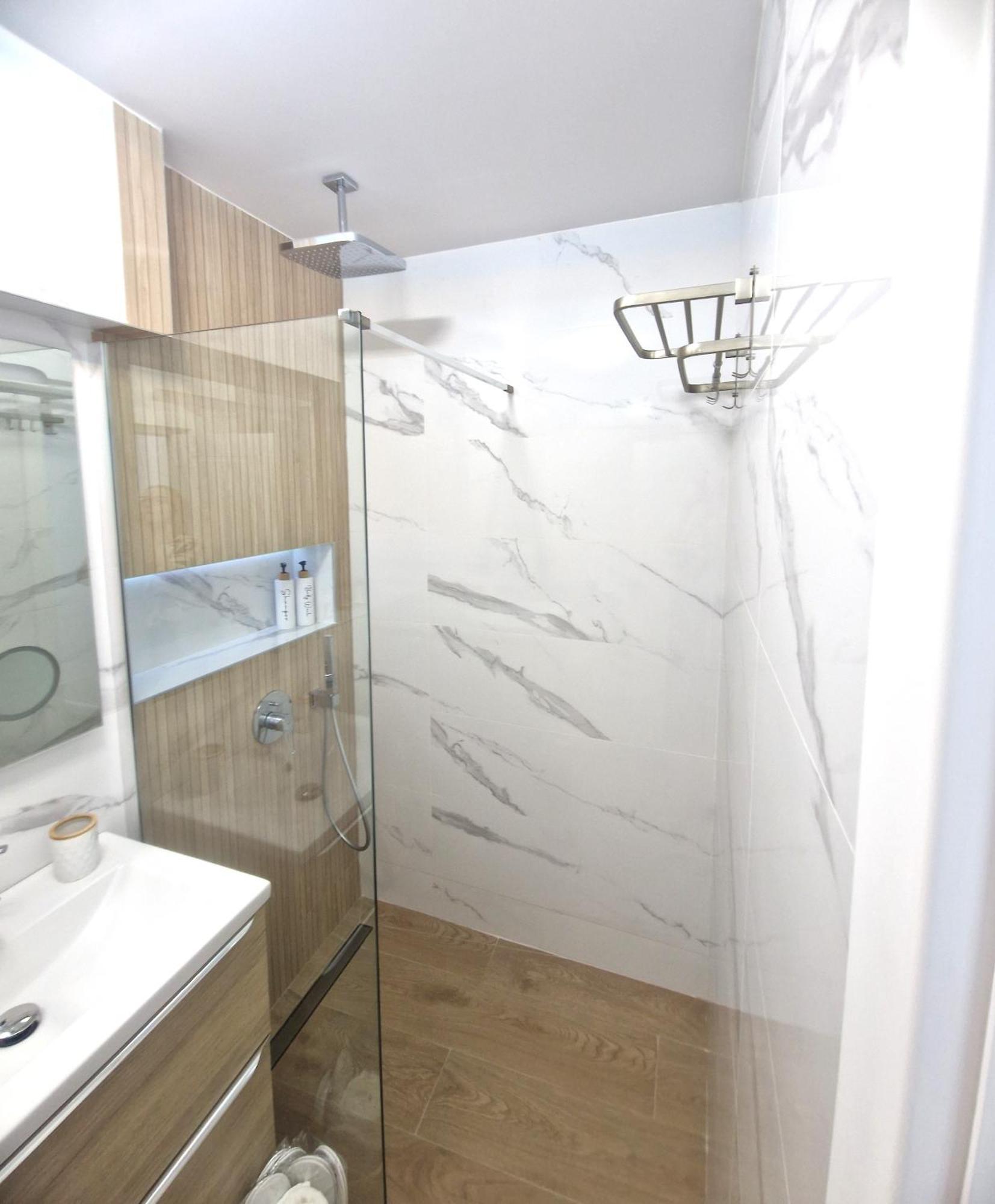 Ultracentral Luxury Apartament Curtea de Argeş Buitenkant foto
