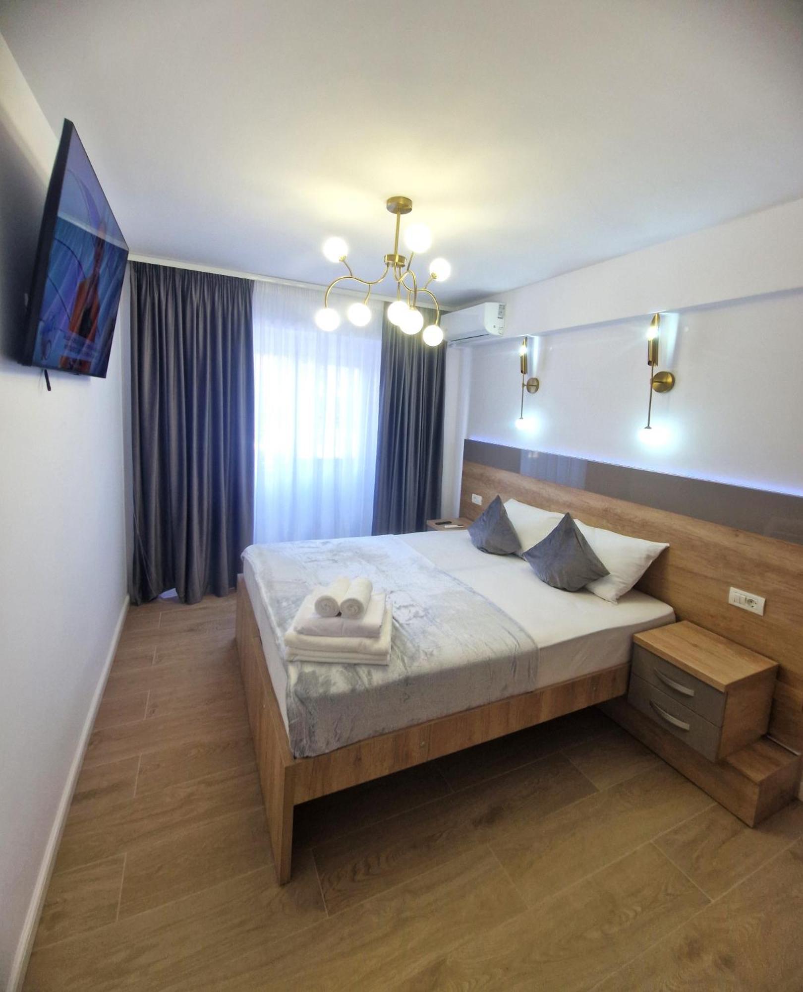 Ultracentral Luxury Apartament Curtea de Argeş Buitenkant foto