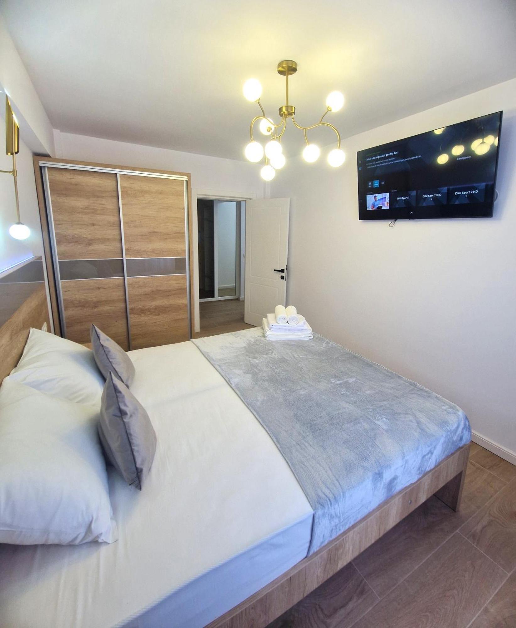 Ultracentral Luxury Apartament Curtea de Argeş Buitenkant foto
