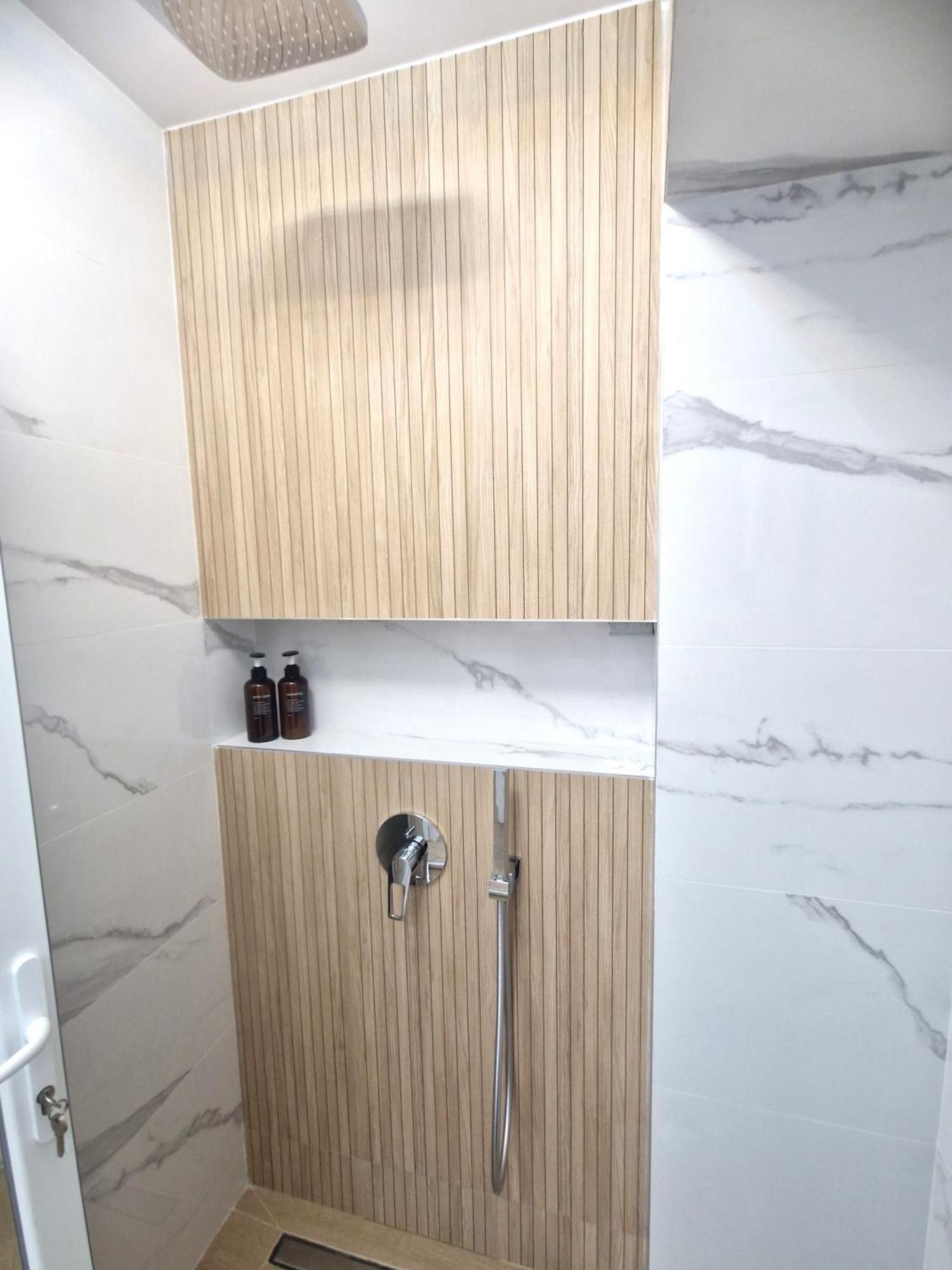Ultracentral Luxury Apartament Curtea de Argeş Buitenkant foto