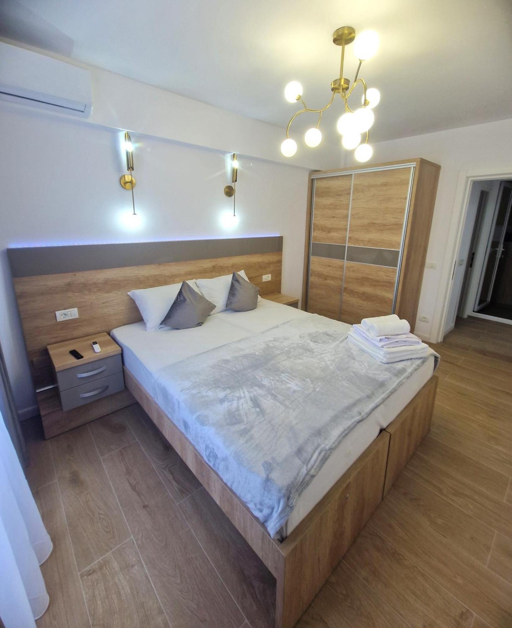 Ultracentral Luxury Apartament Curtea de Argeş Buitenkant foto