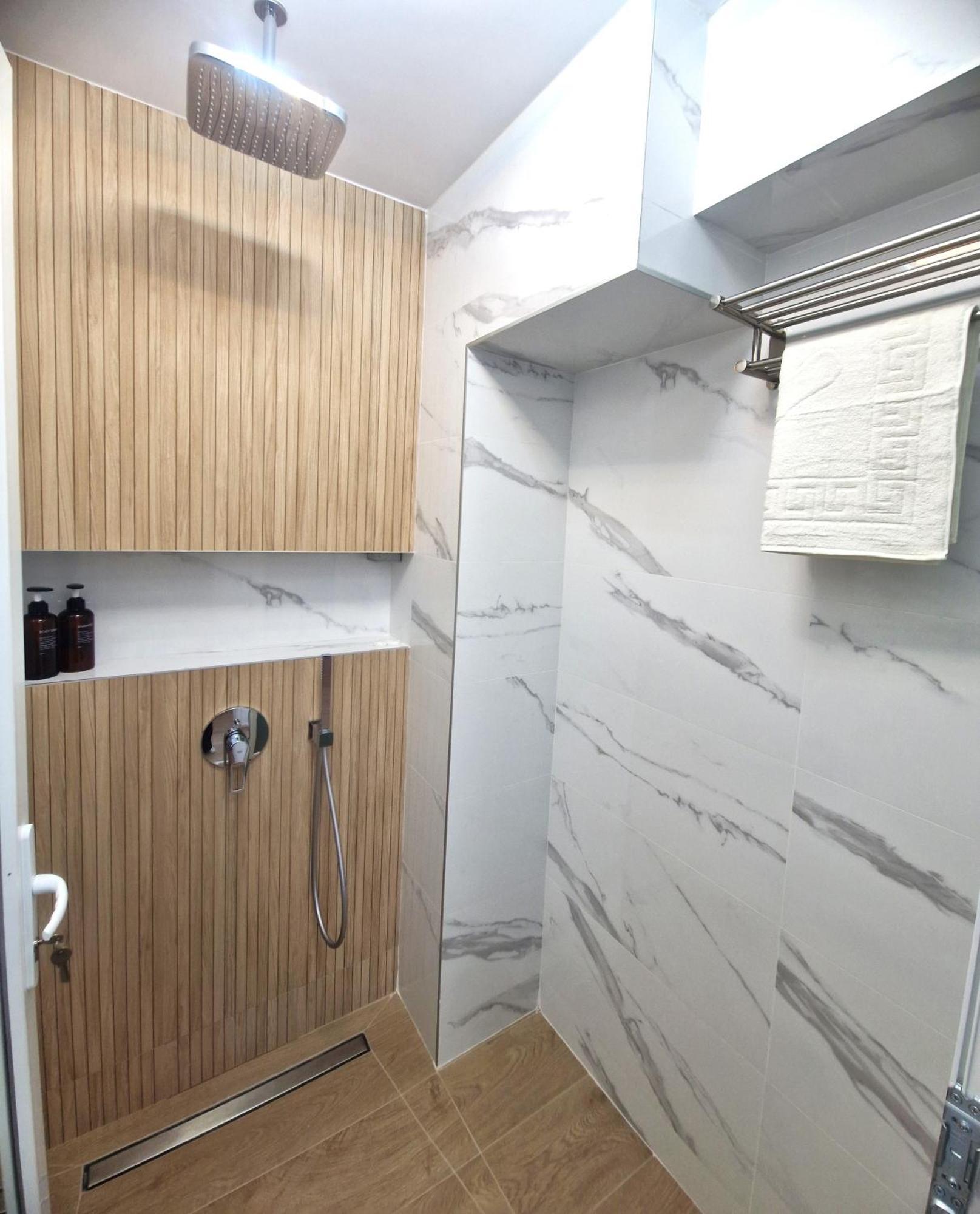 Ultracentral Luxury Apartament Curtea de Argeş Buitenkant foto
