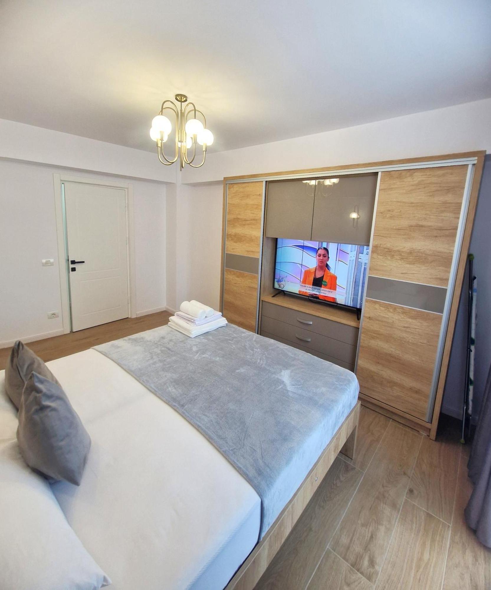 Ultracentral Luxury Apartament Curtea de Argeş Buitenkant foto